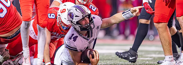 Buffalo QB pointing for the 1st Down
